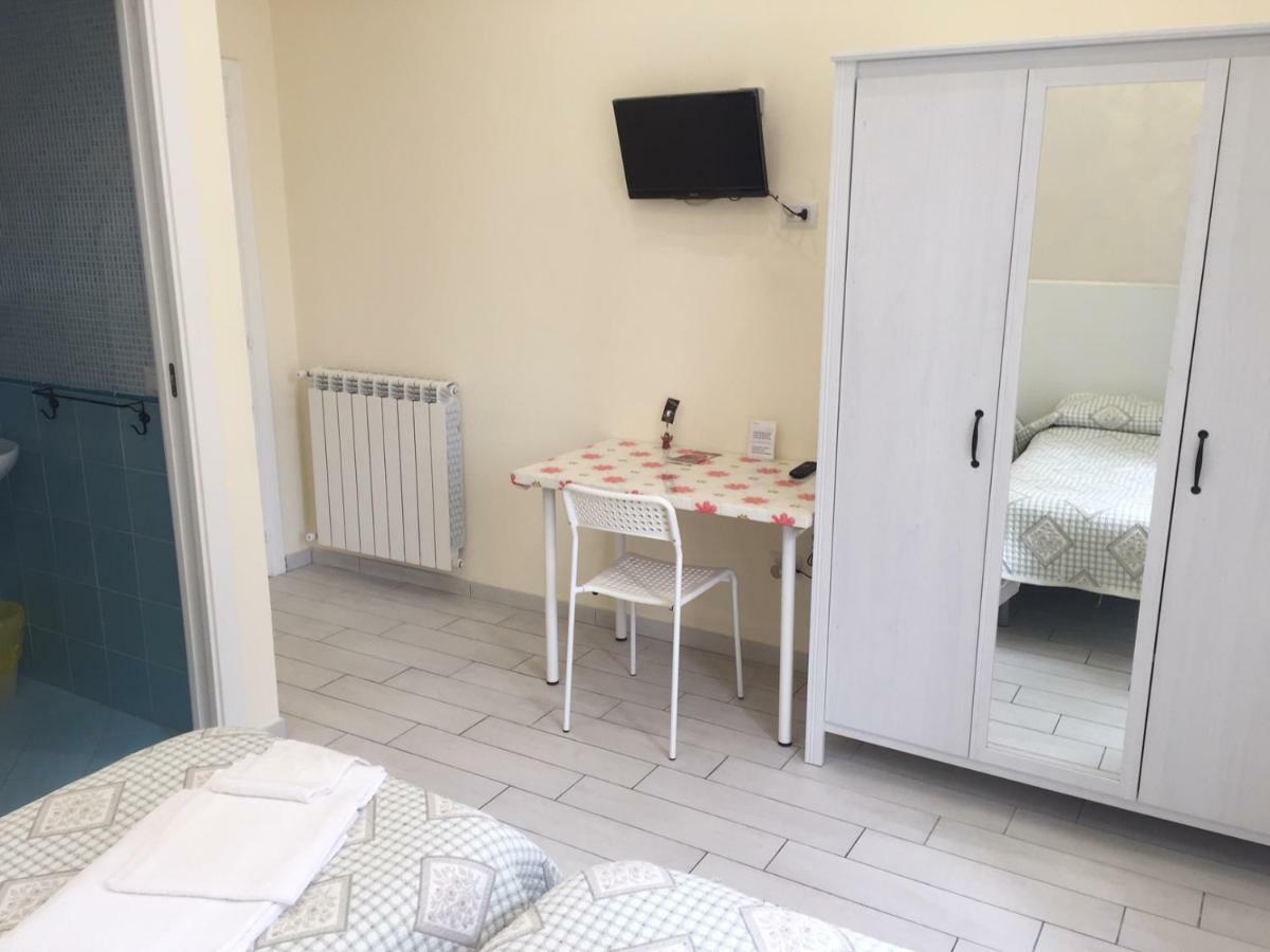 Albergo Oasi Napoli Bagian luar foto