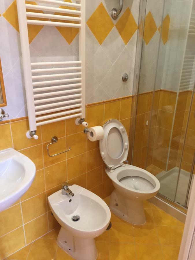 Albergo Oasi Napoli Bagian luar foto