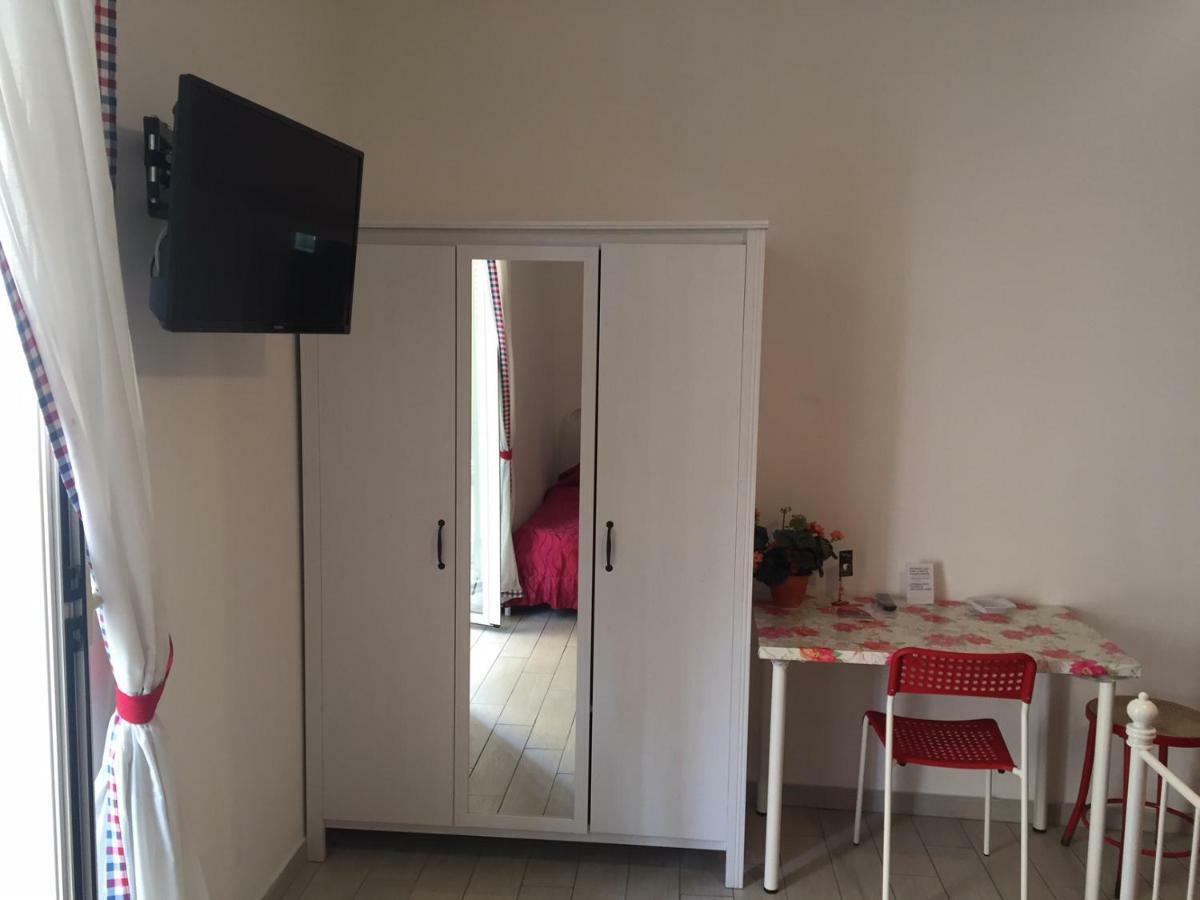 Albergo Oasi Napoli Bagian luar foto