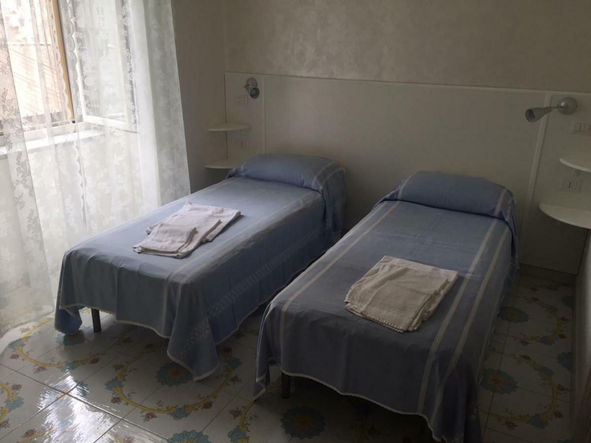 Albergo Oasi Napoli Bagian luar foto